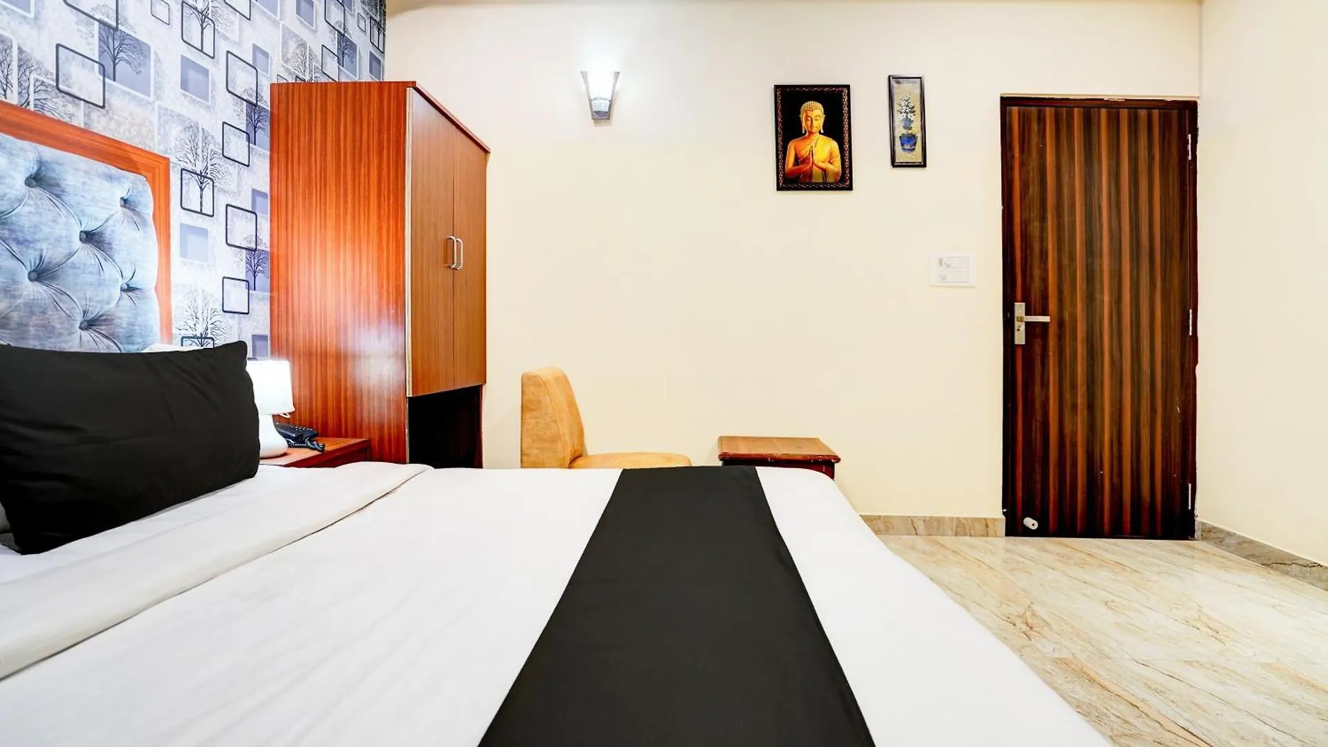 Townhouse Ram Katora Near Vishwanath Temple Formerly Sv Grand Hotel Varanasi 3*,  India