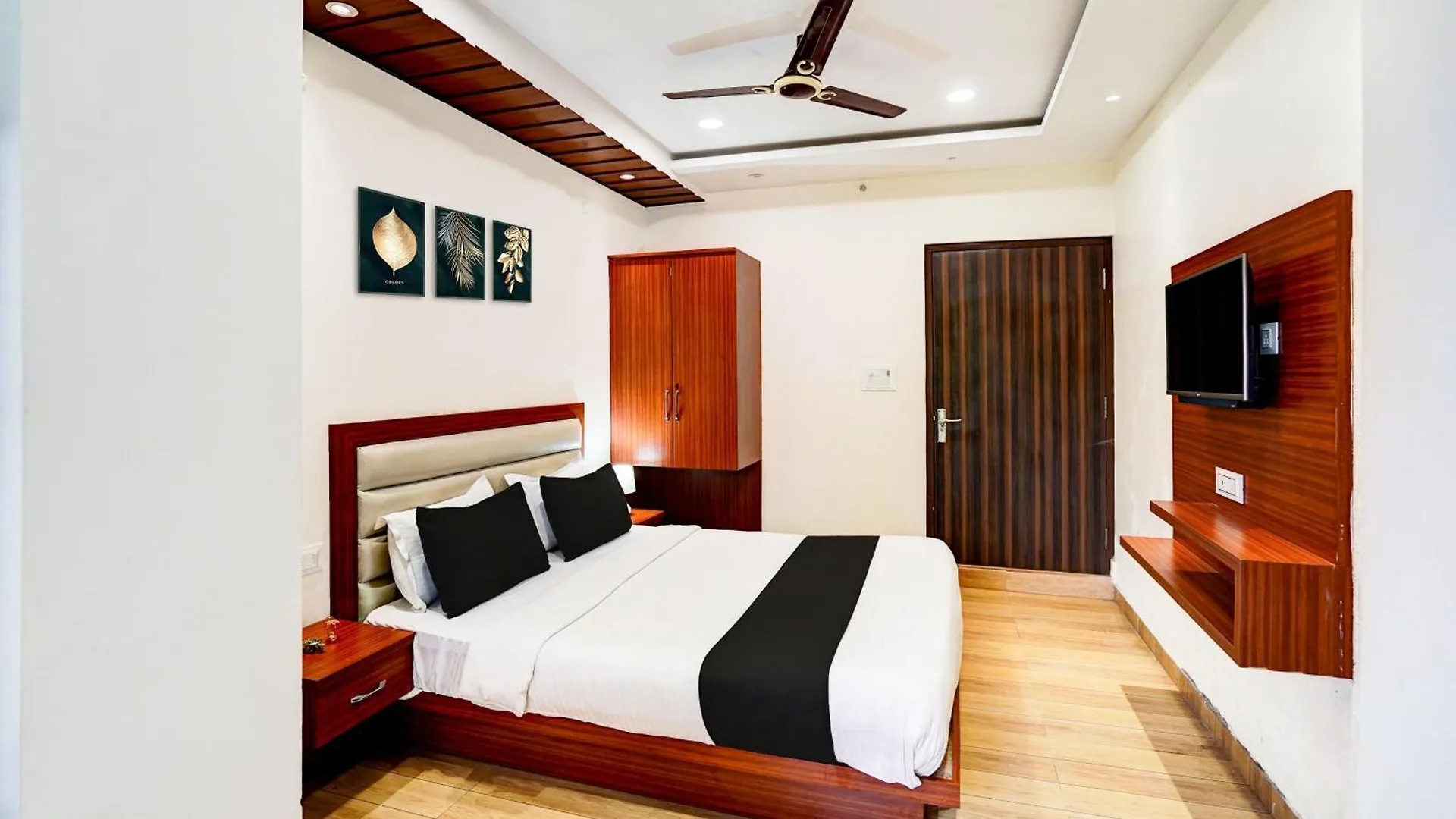 Hotel Townhouse Ram Katora Near Vishwanath Temple Formerly Sv Grand Varanasi